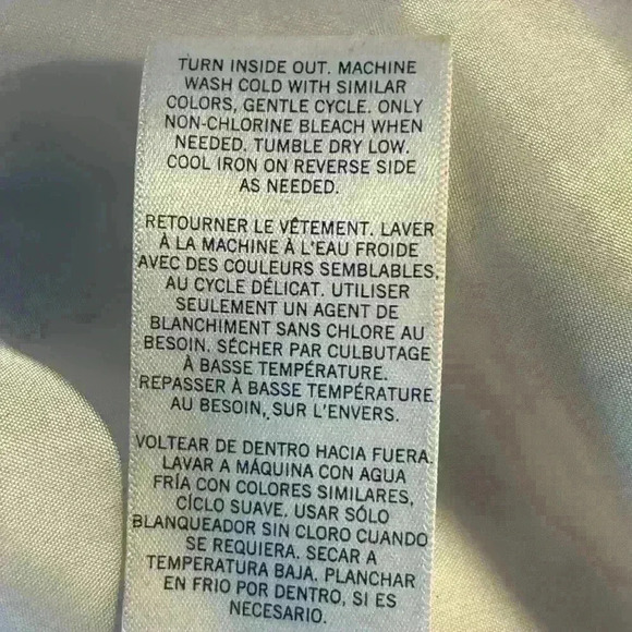 Lot of  Girls’ Tommy Hilfiger Puffer Vest and Tee size 3T- PRISTINE CONDITION - Picture 12 of 15